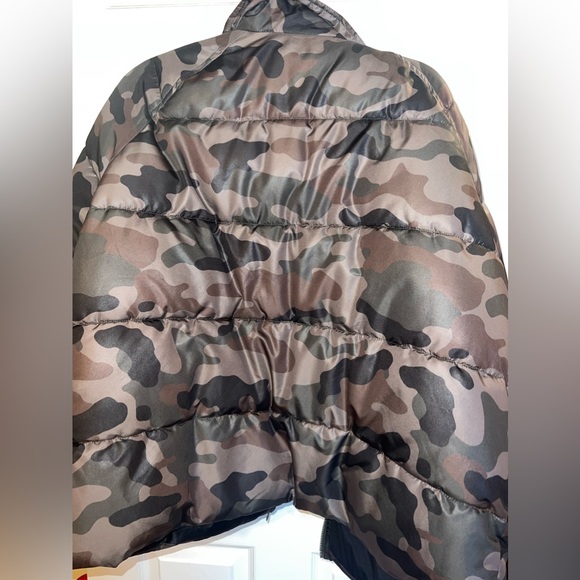 BP Camo Puffer Coat- XL - Picture 3 of 3